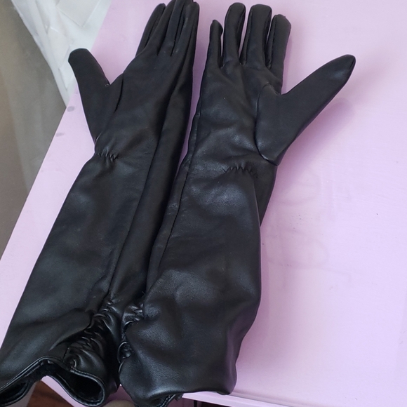 COPY - Gloves - Picture 2 of 9